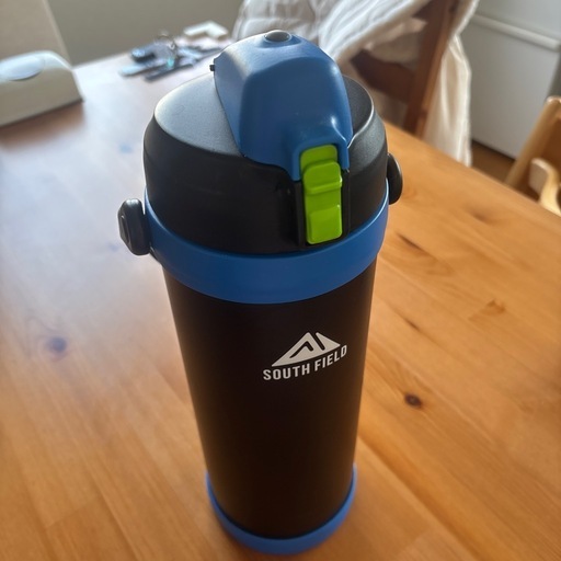 SOUTH FIELD 水筒 黒・青2L (まーあ) 新松戸のその他の中古あげます