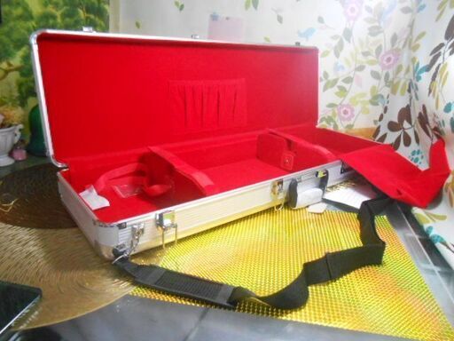 新品未使用肩紐付き9.500円沖縄三線専用一丁入アルミハードケース簡単