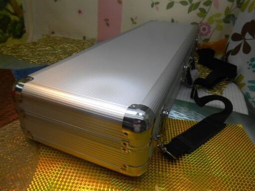 新品未使用肩紐付き9.500円沖縄三線専用一丁入アルミハードケース簡単