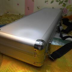 新品未使用★★肩紐付き9.500円　沖縄三線専用一丁入アルミハードケース　簡単移動保管に安心の画像