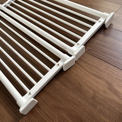 ③伸縮突っ張り棚の画像