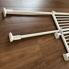 ③伸縮突っ張り棚の画像