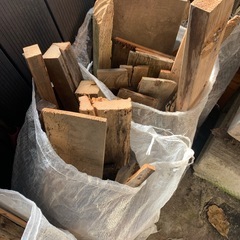 薪　まき　マキ　キャンプ　アウトドア　バーベキューの画像