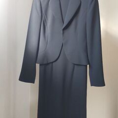 東京ソワール  ミチコロンドン  ブラックフォーマルスーツ7号の画像