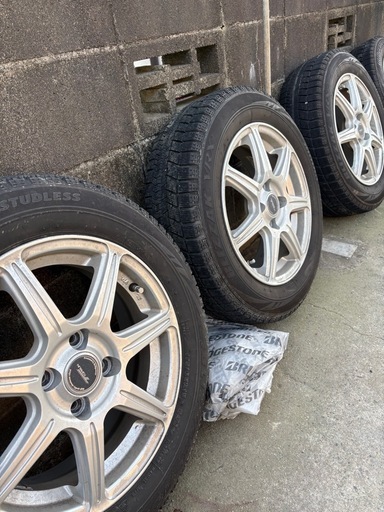 スタッドレスタイヤ