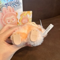 THE MONSTERS Big into Energy LABUBU ピース ぬいぐるみ の画像