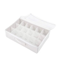 収納ボックス　の画像