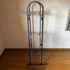 店舗什器 ラック スチール コロコロ付の画像