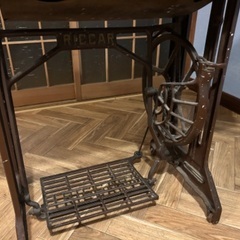  アンティーク ミシン台（RICCAR）レトロ家具 / DIY素材 / インテリアにの画像