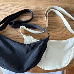 2つセット！UNIQLOラウンドミニショルダーバッグの画像