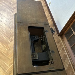  アンティーク ミシン台（RICCAR）レトロ家具 / DIY素材 / インテリアにの画像