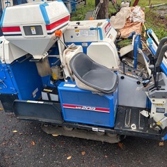 イセキ小型コンバインの画像