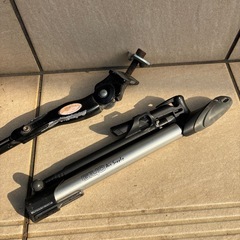 ロードバイク用　　スタンド　空気入れ　スマホスタンドの画像