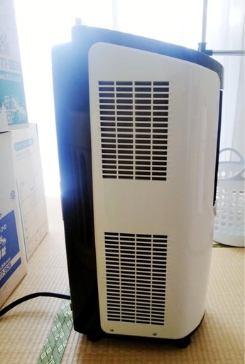 アイリスオーヤマ ポータブルクーラー IPP-2621G (ミンちゃんの家族