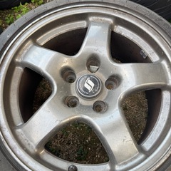 r32 gtrホイール　センターキャップ付きの画像