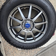 185/65/15アルミホイール付きスタッドレスタイヤの画像