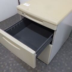 オカムラ デスクワゴン 脇机 3段の画像