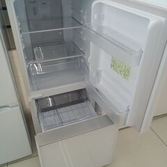 ★リユースのサカイ日立店★HJ8385 SHARP 冷蔵庫 137L 20年製 動作確認／クリーニング済み の画像