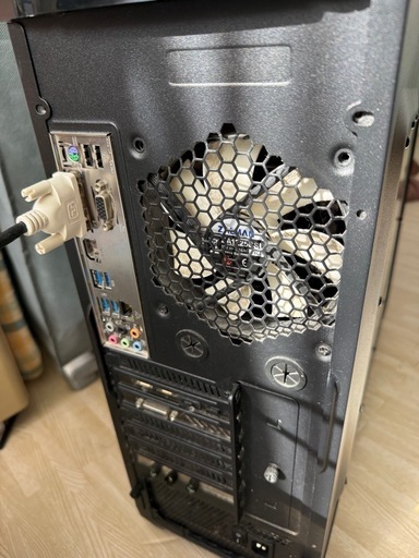 パソコン　MS800 ゲーミングPC 富士通　モニター　【マウス・キーボード無し】