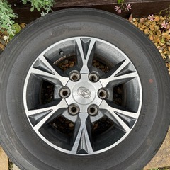 トヨタハイエース純正アルミホイールの画像