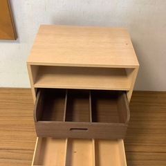 キャスター付引き出しの画像