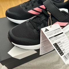 adidasスニーカー11/28まで！の画像