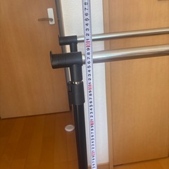 キャスター付き物干しラックの画像