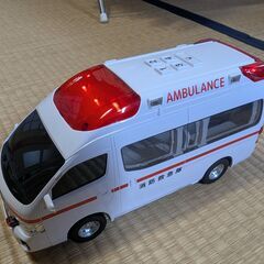 おもちゃの救急車セット（ライト＆サウンド付き）の画像
