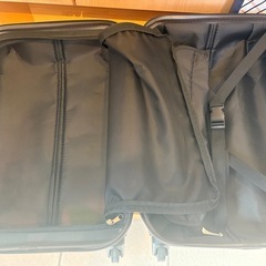 【傷あり、鍵無し】 Kayo Horaguchi 2.3泊用キャリーケースの画像