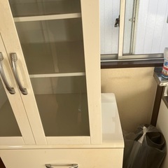 食器棚の画像
