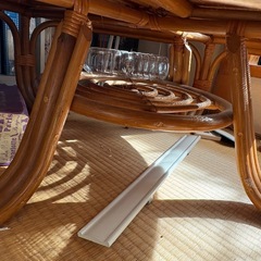 ラタン  
テーブルの画像