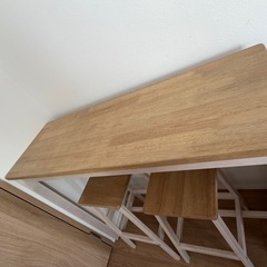 カウンターテーブル、椅子の画像