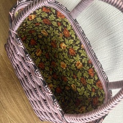 籠バックの画像