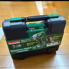 未使用品 マキタ 電動工具 makita M695DSA 充電式インパクトドライバ　バッテリー　充電器セットの画像