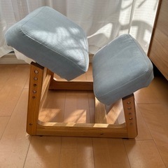 姿勢良くなるチェアと人生ゲームなどの画像