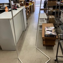 W2511-589 シンプルでオシャレなハンガーラック 中古の画像