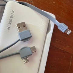 大容量モバイルバッテリー　12000mAh 出力端子3種類の画像