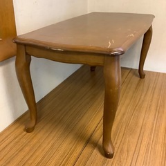 ねこ足テーブルの画像