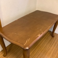 ねこ足テーブルの画像