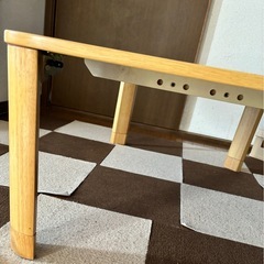 折りたたみテーブルの画像