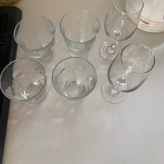 ニトリのグラス4点とワイングラスセットの画像