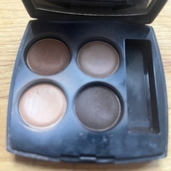 CHANELのアイシャドウの画像