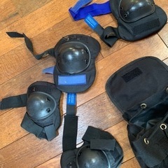 子供用　肘や膝のプロテクターの画像