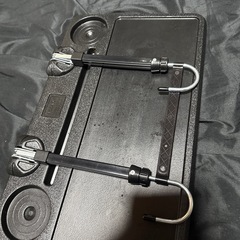 ハンドルに引っ掛けて、食べ物を食べられるような製品の画像