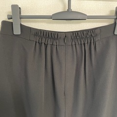 スーツブラック寄りのグレーの画像