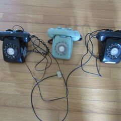 ダイヤル電話機　3台の画像