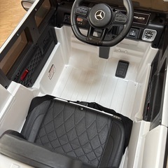 メルセデス・ベンツ AMG Gクラス 電動乗用カー（ホワイト／リモコン付き）の画像