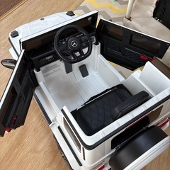 メルセデス・ベンツ AMG Gクラス 電動乗用カー（ホワイト／リモコン付き）の画像