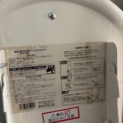 折りたたみ椅子の画像