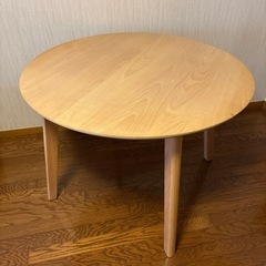 丸テーブルの画像